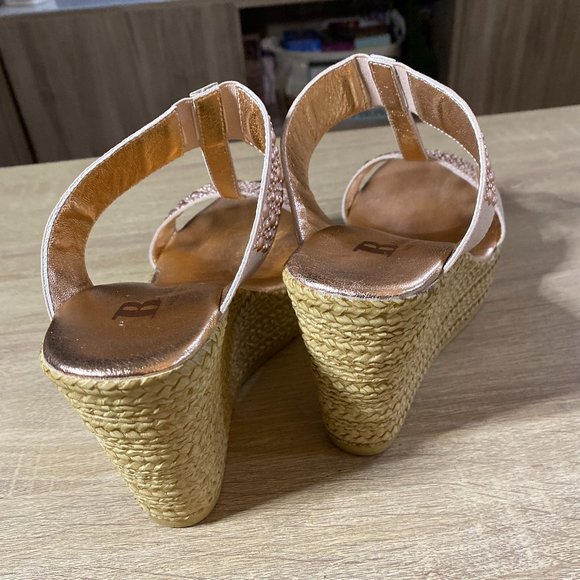 Browns wedges, heels, pool side, beach, summer - Picture 2 of 3